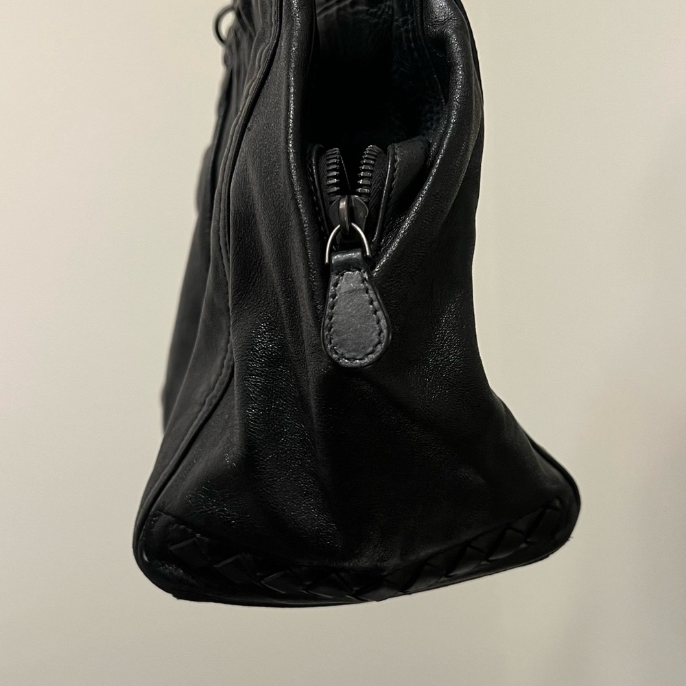 Bottega Veneta Black Leather Tote – Vintage / Intrecciato Handles – 17” - Picture 4 of 16